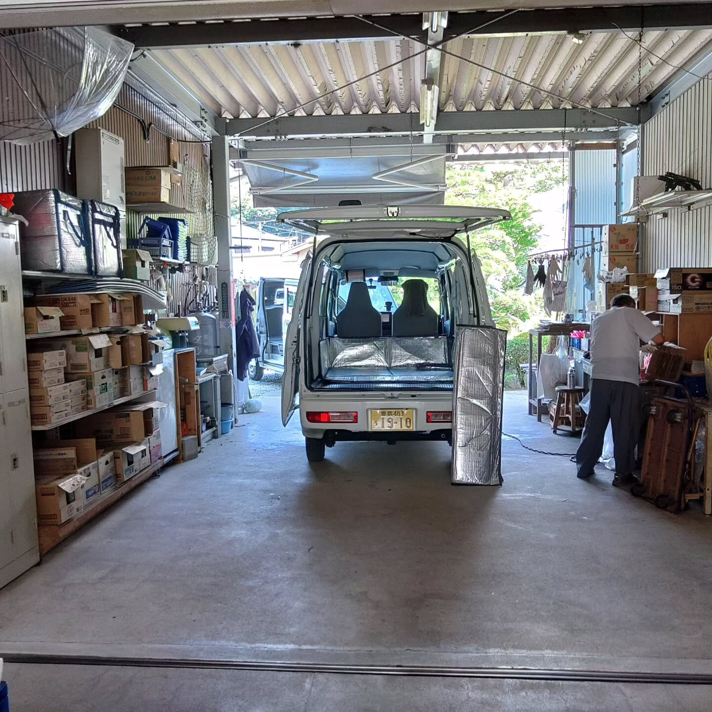 吹き抜ける風が